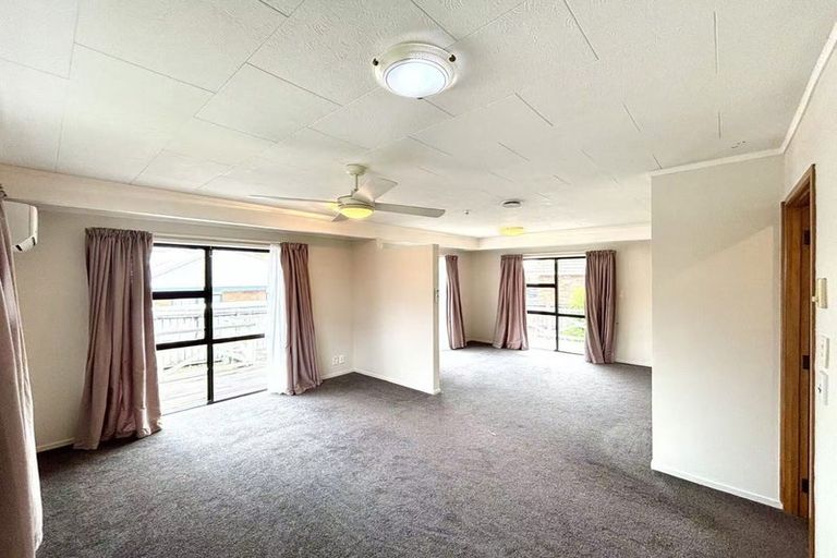 Photo of property in 47 Sturges Road, Henderson, Auckland, 0612