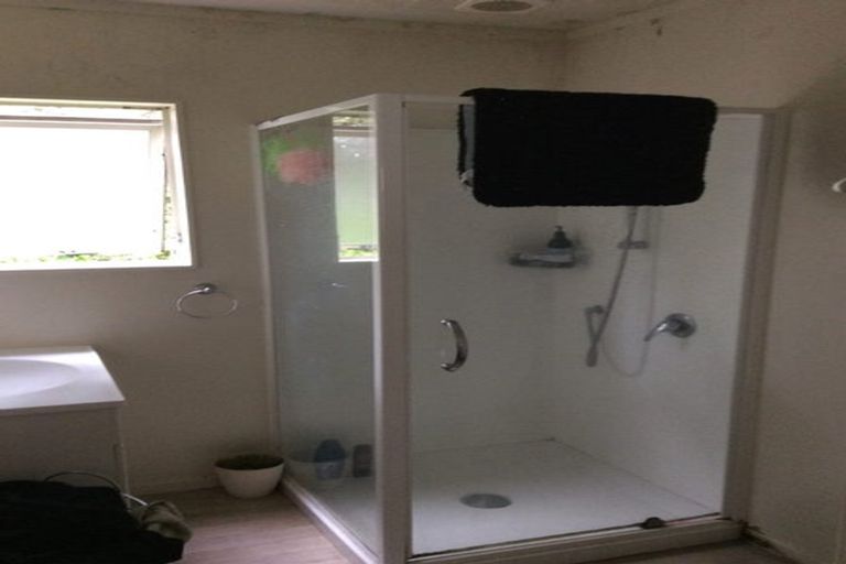 Photo of property in 11 West Harbour Drive, West Harbour, Auckland, 0618