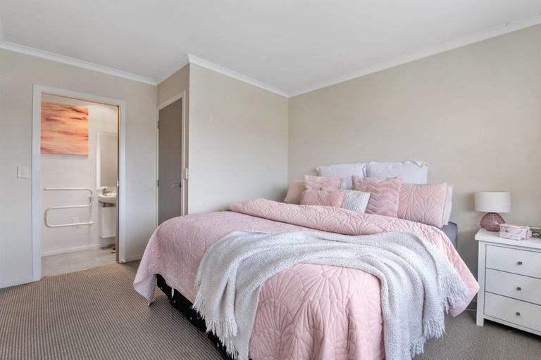 Photo of property in 57/64 Kawaha Point Road, Kawaha Point, Rotorua, 3010