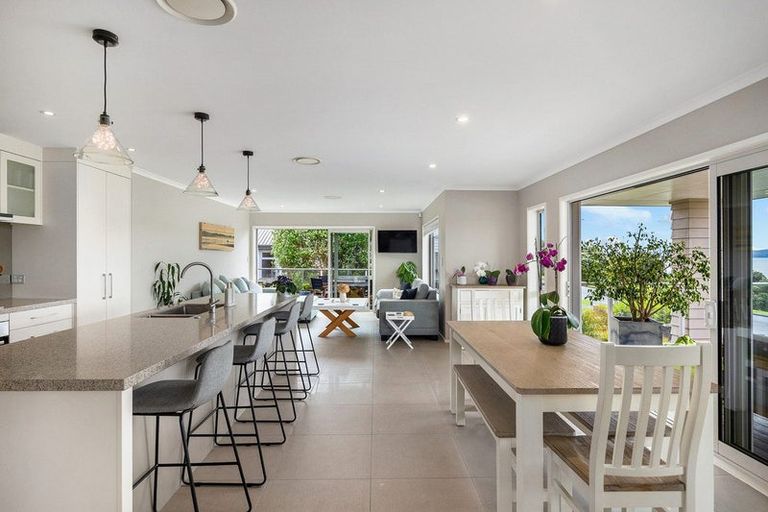 Photo of property in 40 Weatherly Drive, Beachlands, Auckland, 2018
