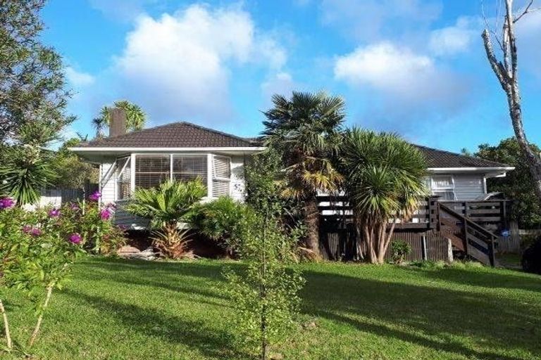 Photo of property in 3 Kaikoura Street, Henderson, Auckland, 0612