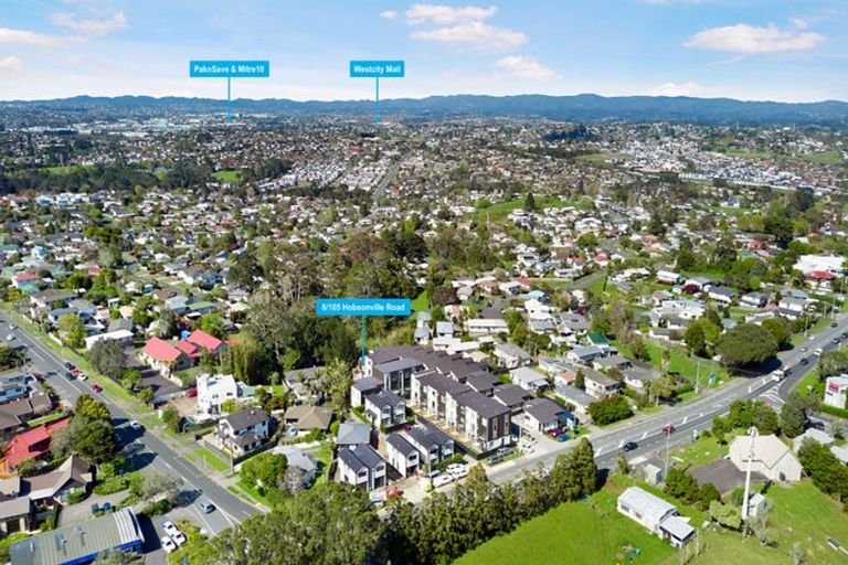 Photo of property in 8/105 Hobsonville Road, West Harbour, Auckland, 0618