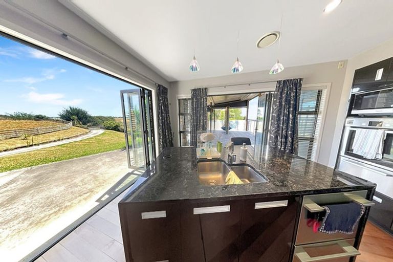 Photo of property in 191 Harakeke Road, Te Horo, Otaki, 5581
