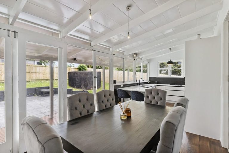 Photo of property in 18 Penton Road, Stanmore Bay, Whangaparaoa, 0932