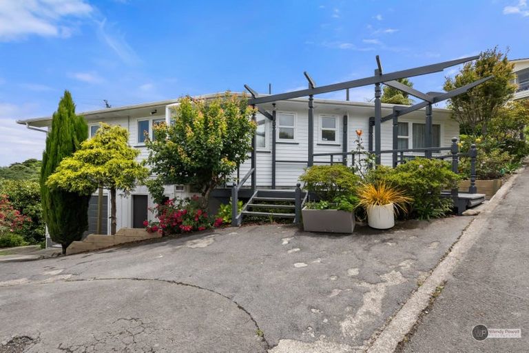 Photo of property in 18 Magnolia Grove, Maungaraki, Lower Hutt, 5010