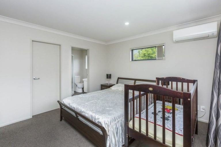 Photo of property in 13 Poppy Watts Grove, Stokes Valley, Lower Hutt, 5019