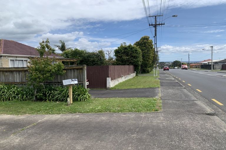 Photo of property in 2/462 Hillsborough Road, Mount Roskill, Auckland, 1041