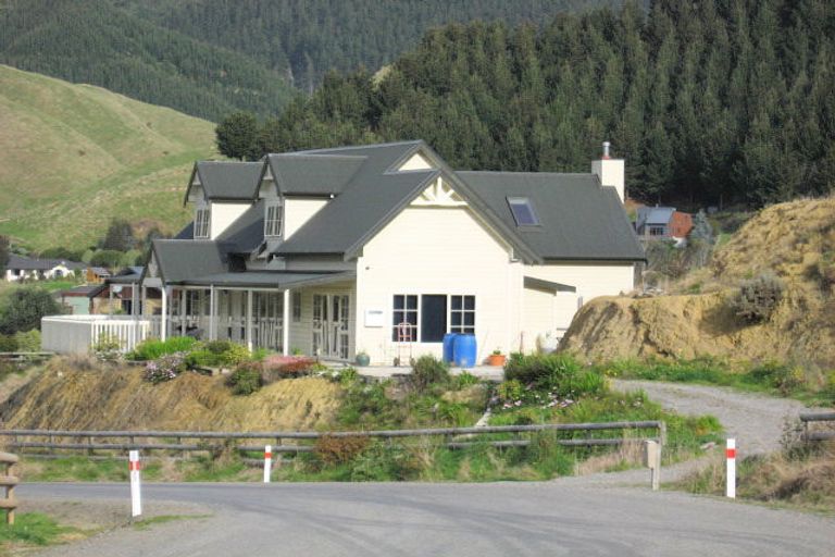 Photo of property in 9 Anlaby Road, Nikau Valley, Paraparaumu, 5032