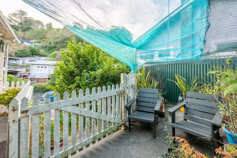 Photo of property in 39 Faraday Street, Hospital Hill, Napier, 4110