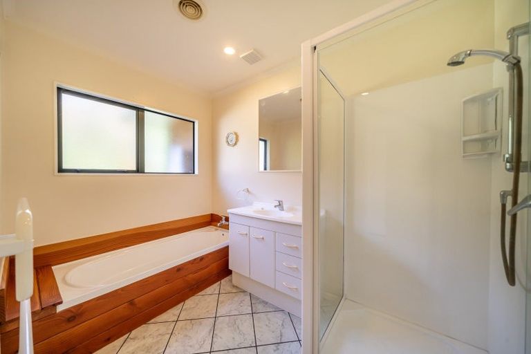 Photo of property in 13 Carlow Grove, Birchville, Upper Hutt, 5018