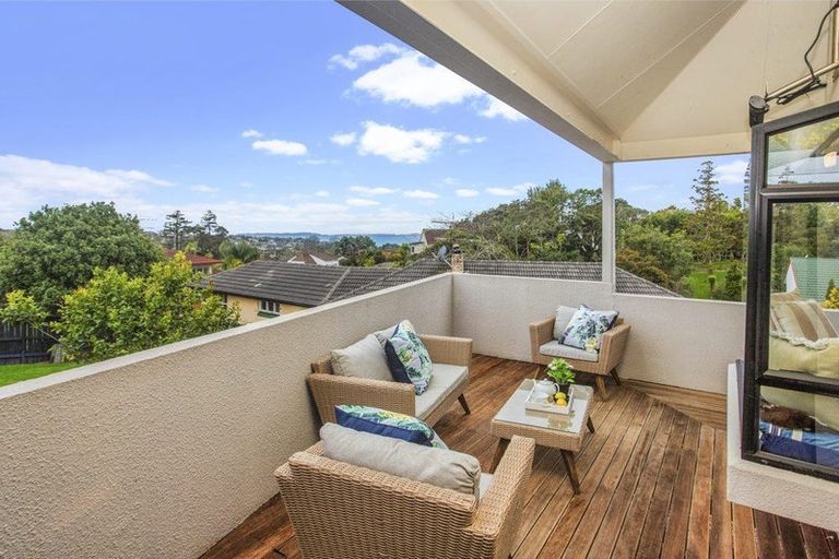 Photo of property in 92b Sandspit Road, Shelly Park, Auckland, 2014