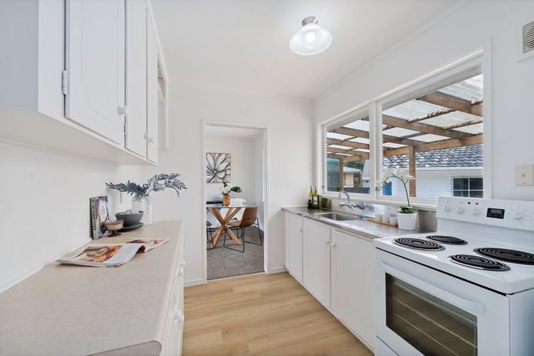 Photo of property in 402 West Coast Road, Glen Eden, Auckland, 0602