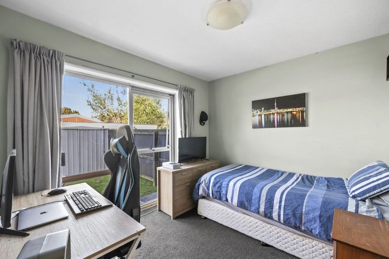 Photo of property in 2/8 Applewood Place, Casebrook, Christchurch, 8051