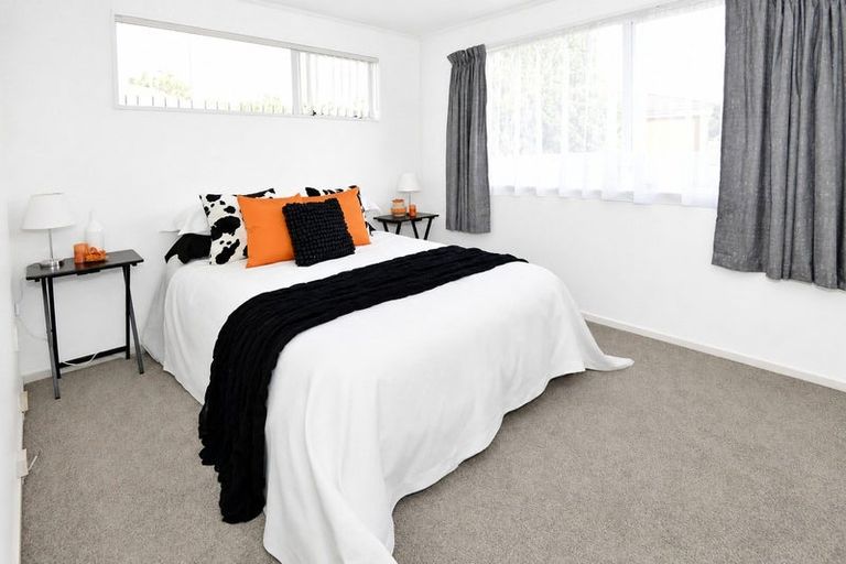 Photo of property in 2/46 Granville Drive, Massey, Auckland, 0614