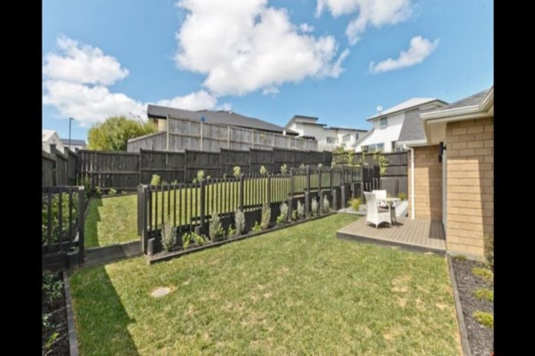 Photo of property in 9 Desmond Road, Silverdale, 0932