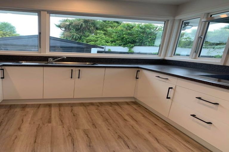 Photo of property in 10 Condell Avenue, Papanui, Christchurch, 8053