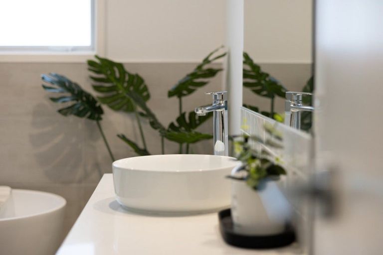 Photo of property in 5 Hanlow Place, Pyes Pa, Tauranga, 3112