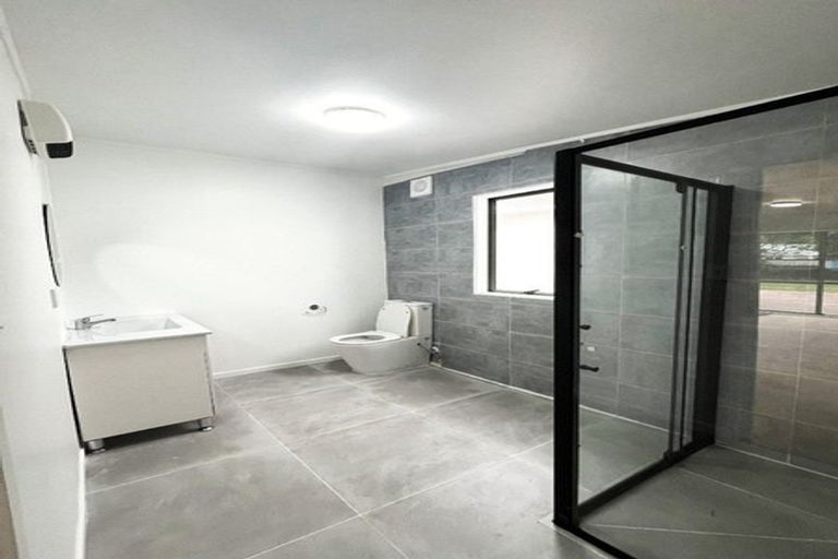 Photo of property in 7 Barrys Road, Glendene, Auckland, 0602