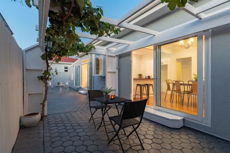 Photo of property in 155 The Esplanade, Petone, Lower Hutt, 5012