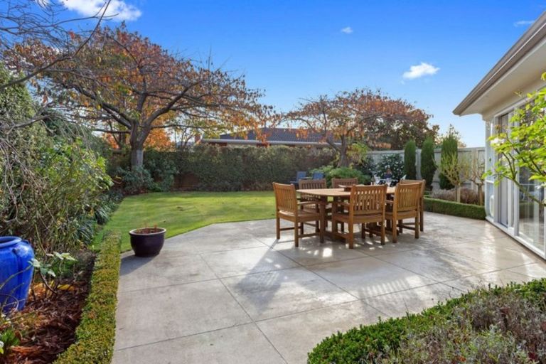 Photo of property in 2 Hudson Street, Bryndwr, Christchurch, 8053