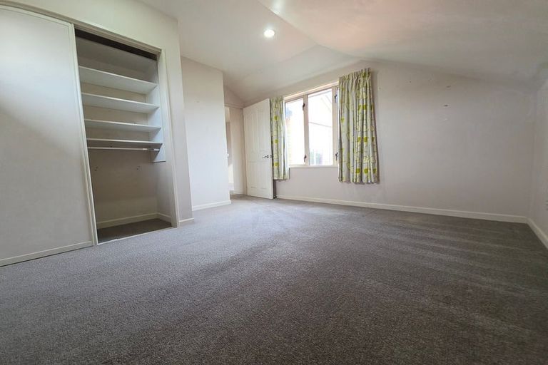 Photo of property in 135a Memorial Avenue, Burnside, Christchurch, 8053