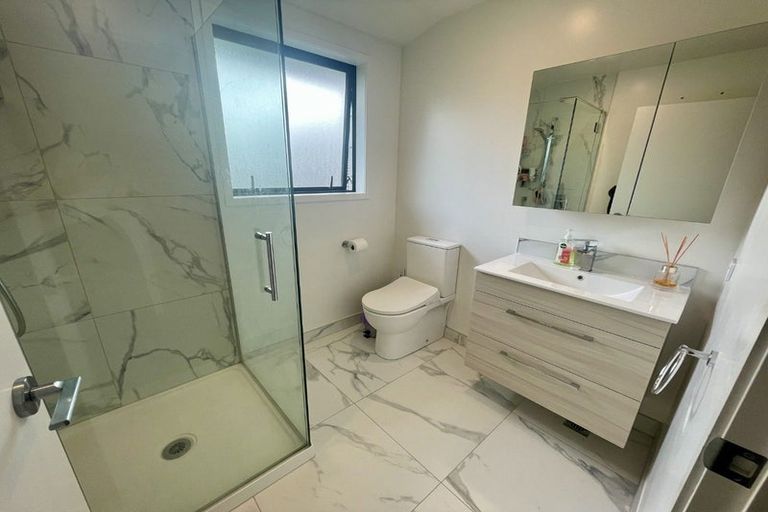 Photo of property in 1/324 Oxford Terrace, Avalon, Lower Hutt, 5011