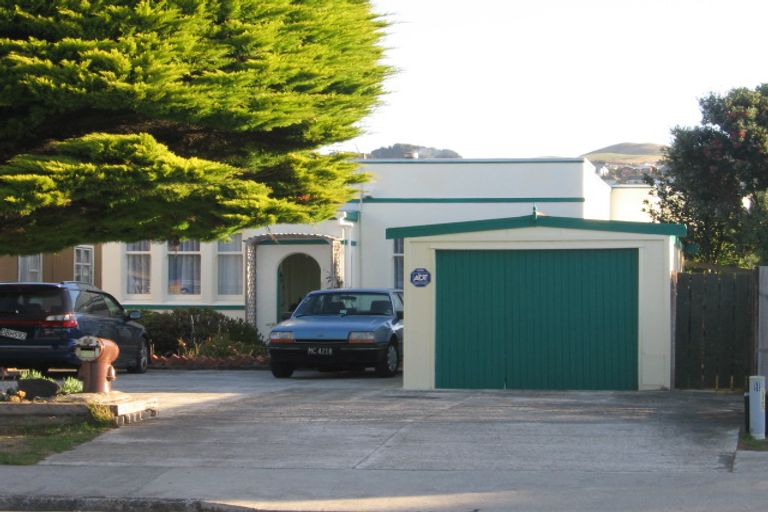 Photo of property in 68 Main Road, Titahi Bay, Porirua, 5022