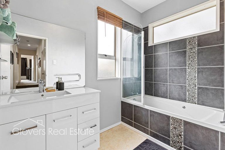 Photo of property in 2b Matama Road, Glen Eden, Auckland, 0602