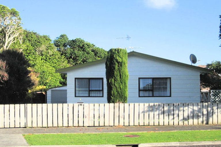 Photo of property in 17 Oriwa Crescent, Otaki, 5512