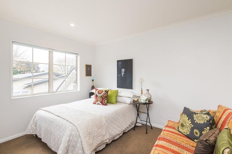 Photo of property in 28 Union Street, Hokowhitu, Palmerston North, 4410