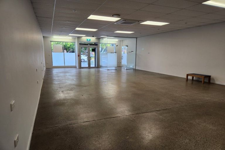 Photo of property in 120 Great South Road, Takanini, 2112