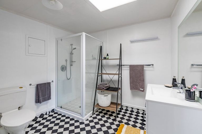 Photo of property in 84 Whiteley Street, Moturoa, New Plymouth, 4310