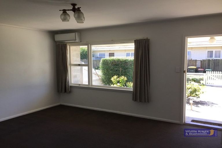 Photo of property in 4/9a Curletts Road, Sockburn, Christchurch, 8042