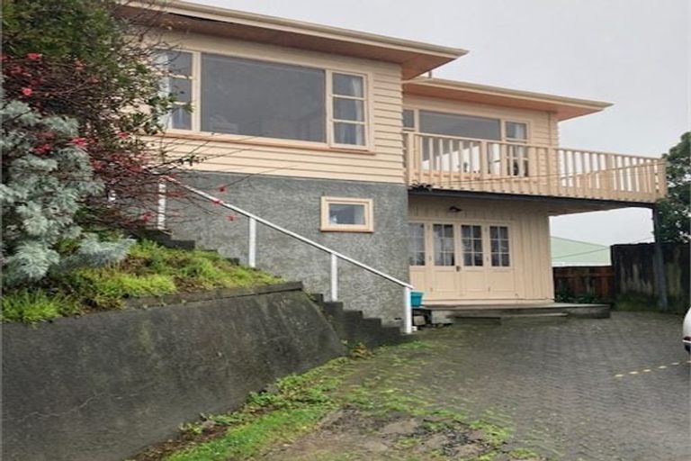 Photo of property in 37 Milne Terrace, Island Bay, Wellington, 6023