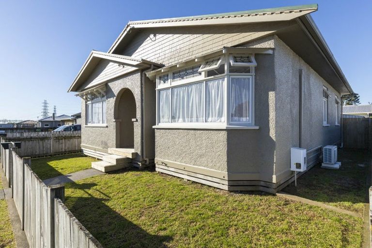 Photo of property in 389 Carrington Street, Upper Vogeltown, New Plymouth, 4310