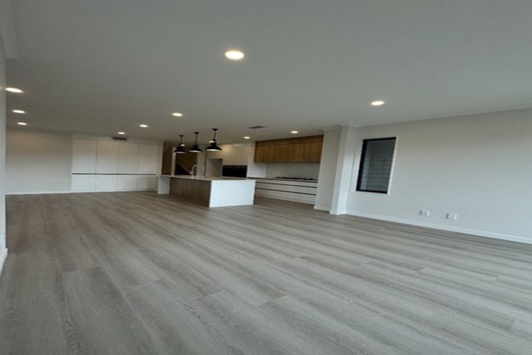 Photo of property in 5 Kikorangi Drive, Wainui, 0992