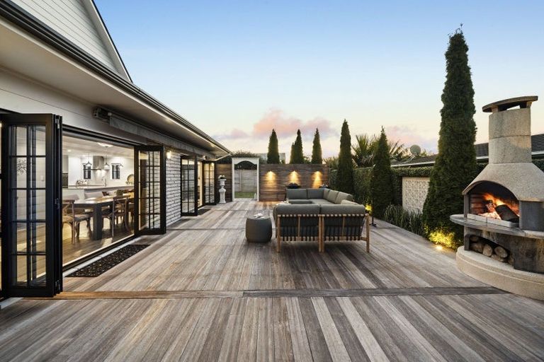 Photo of property in 11 Revell Court, Pukekohe, 2120