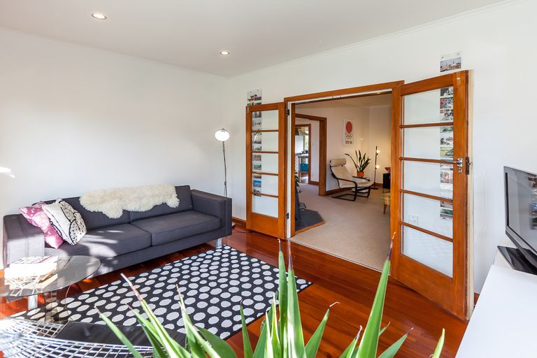 Photo of property in 72 Heretaunga Street, Palmerston North, 4414