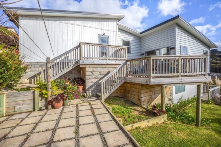 Photo of property in 16 Bluejacket Place, Whitby, Porirua, 5024