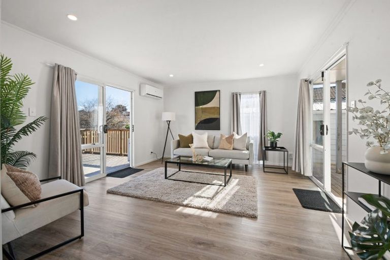 Photo of property in 1/5 Myna Place, Weymouth, Auckland, 2103