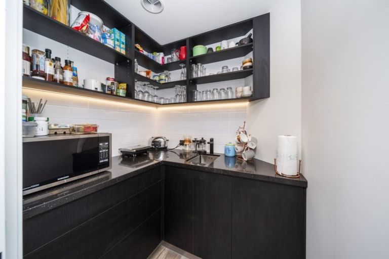 Photo of property in 59 Parrs Road, Hurworth, New Plymouth, 4371