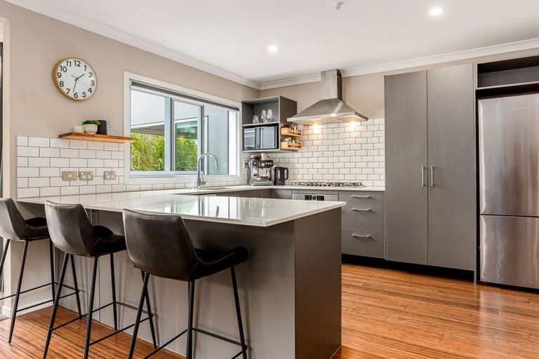 Photo of property in 51 Nelson Avenue, Aotea, Porirua, 5024