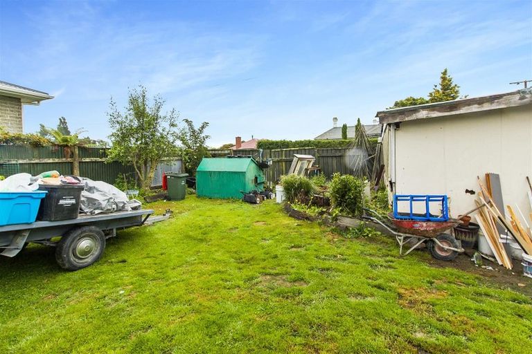 Photo of property in 12 Rhodes Street, Waimate, 7924