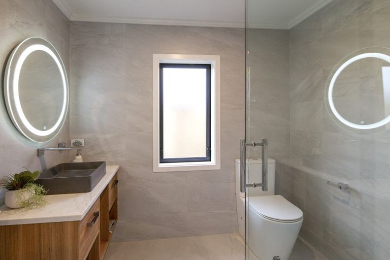 Photo of property in 10a Queenwood Road, Levin, 5510