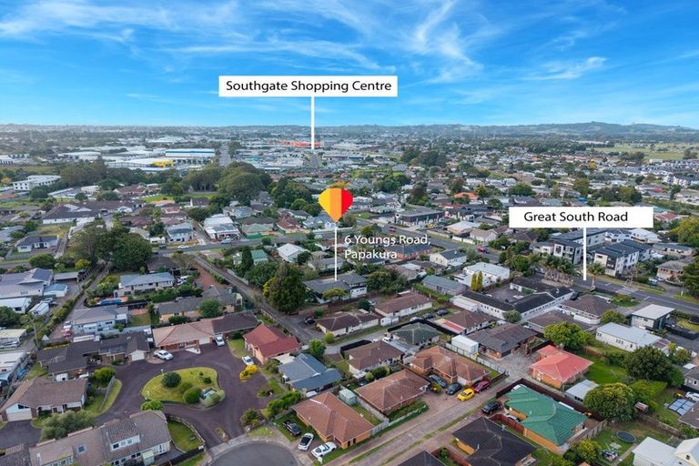 Photo of property in 6 Youngs Road, Papakura, 2110