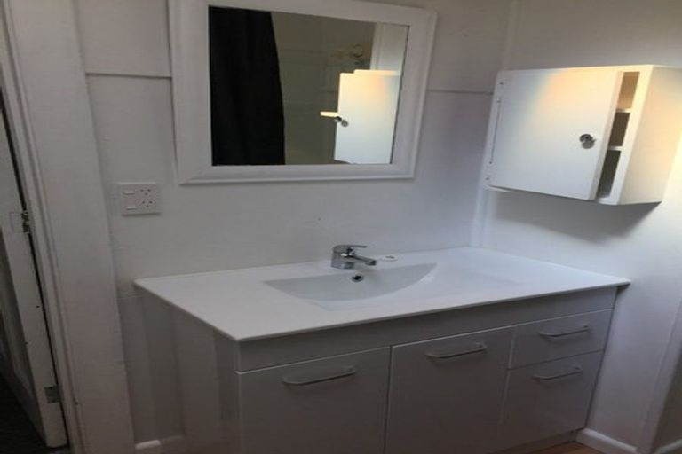 Photo of property in 1/231 Edgeware Road, Edgeware, Christchurch, 8013