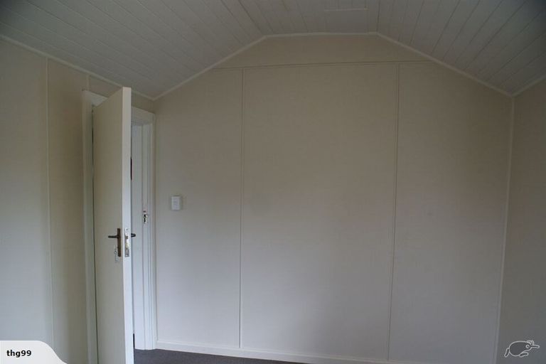 Photo of property in 2/2 Cashmere Road, Cashmere, Christchurch, 8022