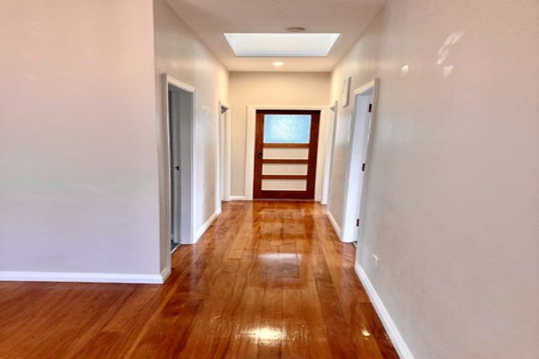 Photo of property in 11 Bankot Crescent, Ngaio, Wellington, 6035