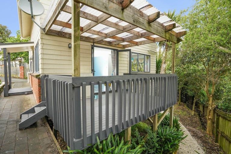 Photo of property in 32 Benchmark Drive, Massey, Auckland, 0614