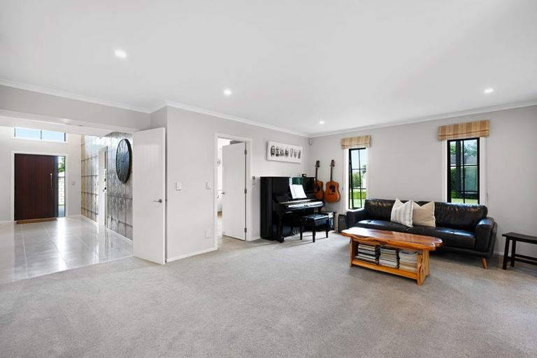 Photo of property in 27 Nielsen Gardens, Rototuna, Hamilton, 3210